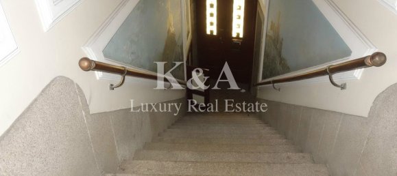 614m² Building in Porto, Portugal No. 137647 3