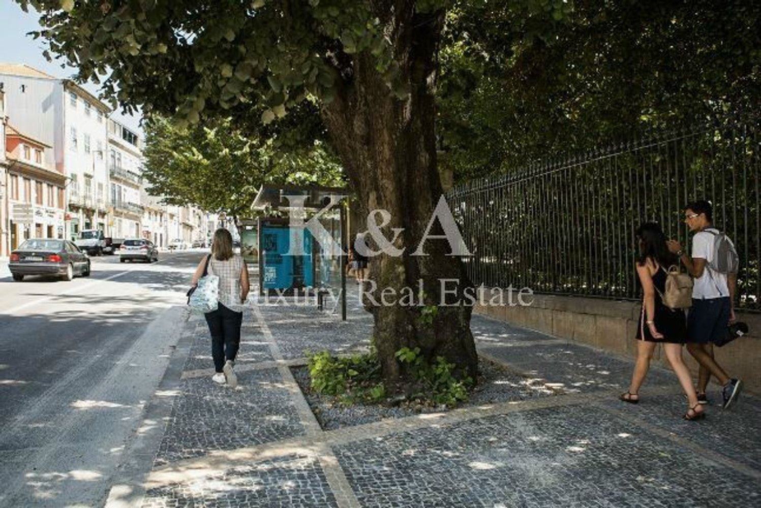 614m² Building in Porto, Portugal No. 137647