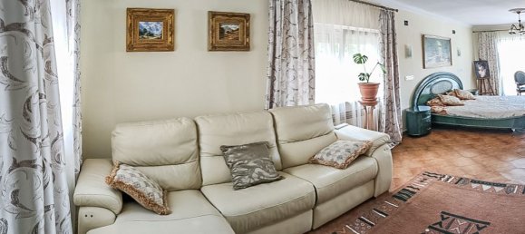 5 bedrooms Villa in Alicante, Spain No. 134865 3