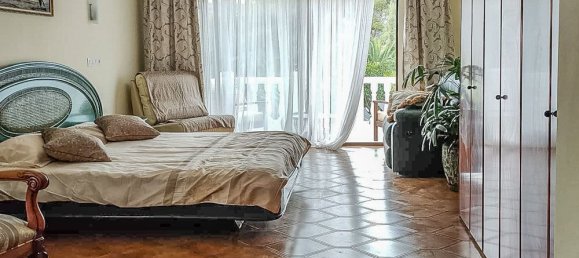 5 bedrooms Villa in Alicante, Spain No. 134865 4