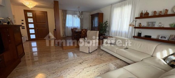 3 bedrooms Villa in Venice, Italy No. 274236 4