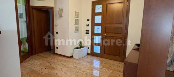 3 bedrooms Villa in Venice, Italy No. 274236 3