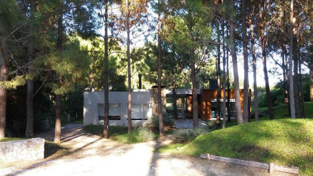 3 bedrooms House in Mar del Plata, Argentina No. 89432