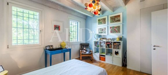 5 bedrooms Villa in Modena, Italy No. 267228 11