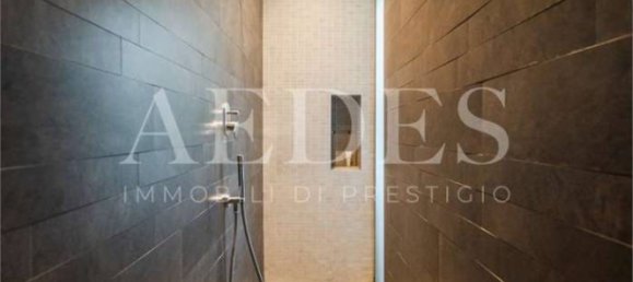 5 bedrooms Villa in Modena, Italy No. 267228 9