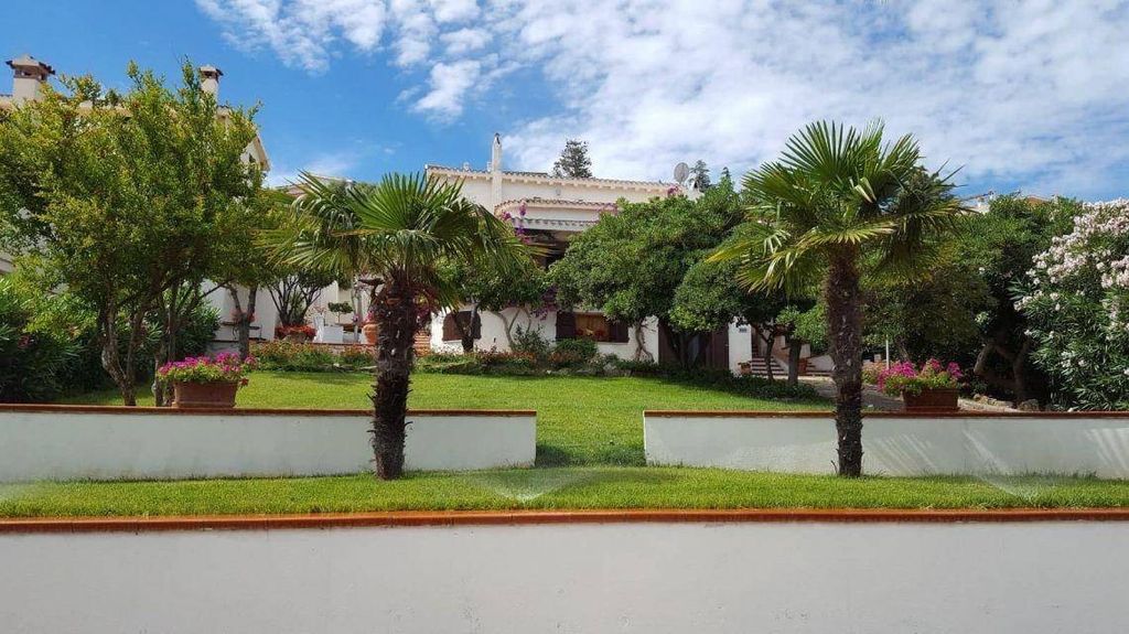 4 bedrooms Villa in Siniscola, Italy No. 117399