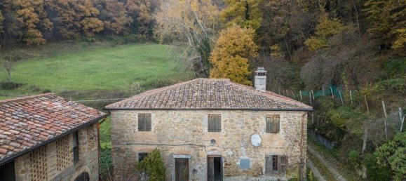 4 bedrooms House in Scarperia e San Piero, Italy No. 167052 17