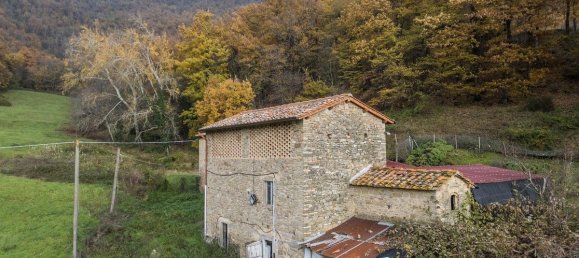 4 bedrooms House in Scarperia e San Piero, Italy No. 167052 20