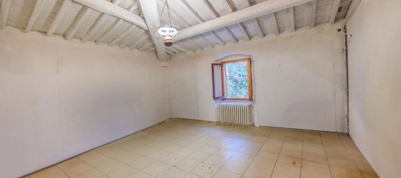 4 bedrooms House in Scarperia e San Piero, Italy No. 167052 6