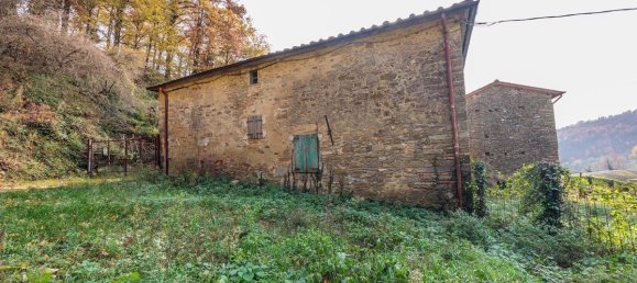 4 bedrooms House in Scarperia e San Piero, Italy No. 167052 24