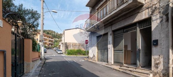 Casa de 7 divisões em Aci Castello, Italy N.º 74518 8