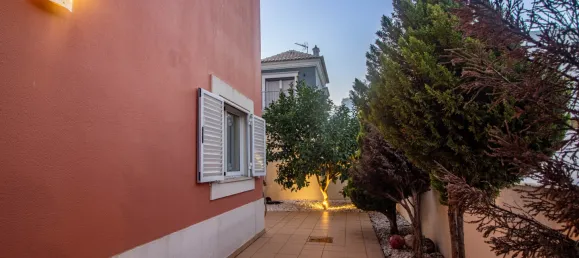 3 bedrooms House in Montenegro, Portugal No. 98945 6