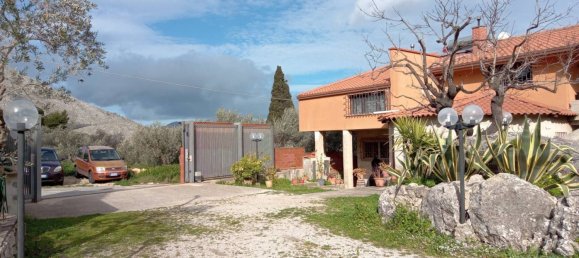 6 bedrooms Villa in Monreale, Italy No. 210423 4