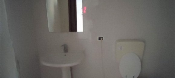 42m² Commercial property in Bondeno, Italy No. 133929 3