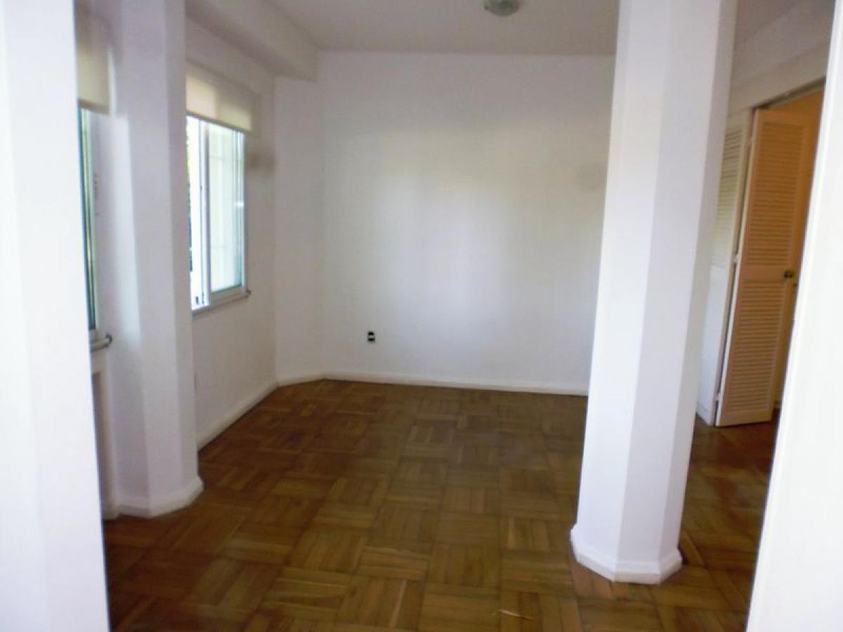 Estudio en Montevideo, Uruguay No. 376