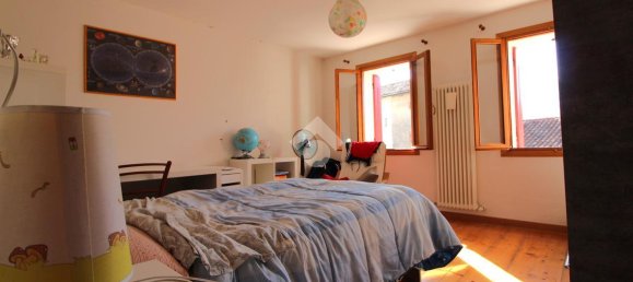 Дом с 8 комнатами в Витторио Венето, Италия № 155510 16