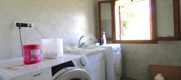 Дом с 8 комнатами в Витторио Венето, Италия № 155510 10