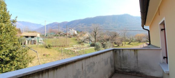 Дом с 8 комнатами в Витторио Венето, Италия № 155510 12