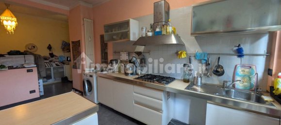 2 Schlafzimmer Wohnung in Genoa, Italy, Nr. 354703 3