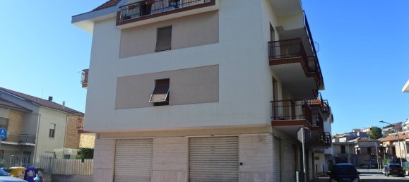 1غرفة عقار تجاري في Grottammare, Italy رقم 75660 15
