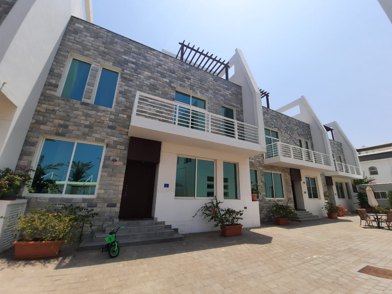 6 bedrooms Villa in Muscat, Oman No. 1294