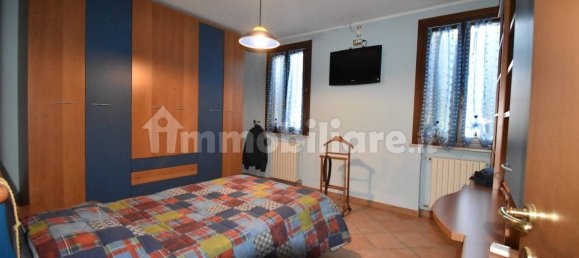 6 bedrooms Villa in Guastalla, Italy No. 90077 16