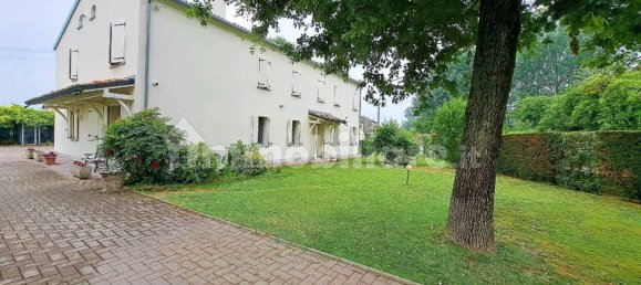 6 bedrooms Villa in Guastalla, Italy No. 90077 33