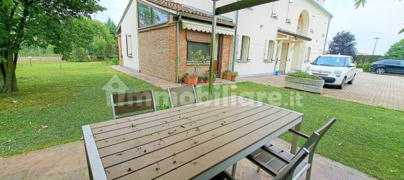 6 bedrooms Villa in Guastalla, Italy No. 90077 5