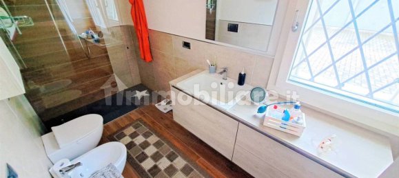 6 bedrooms Villa in Guastalla, Italy No. 90077 11