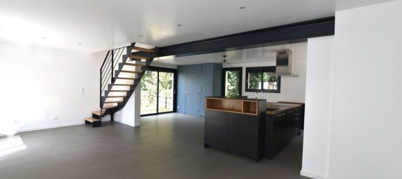 3 bedrooms House in Caen, France No. 350749 5