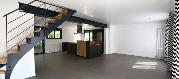 3 bedrooms House in Caen, France No. 350749 4