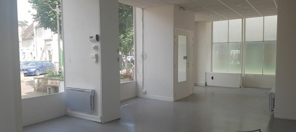 3 غرف نوم منزل في Saint-Amand-Montrond, France رقم 237839 11