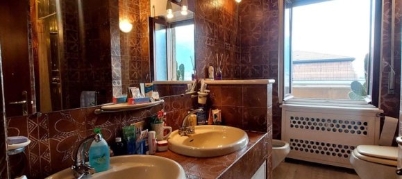 4-salle Penthouse à Malgrate, Italy No. 3259 25