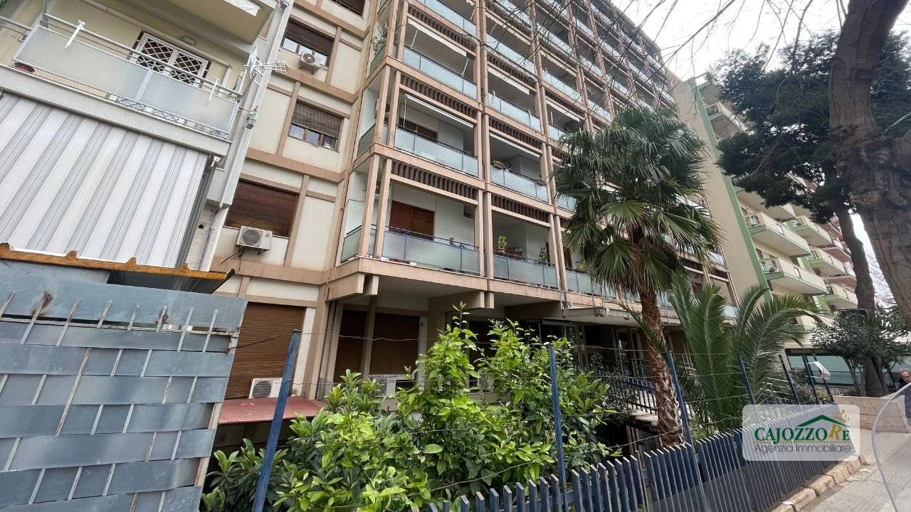 Apartamento de 3 dormitorios en Palermo, Italy No. 197260