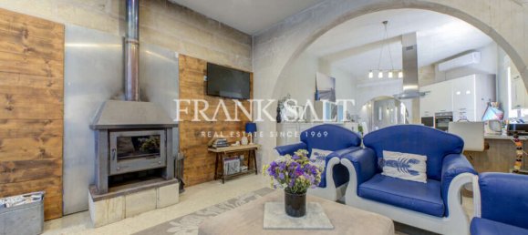 5 bedrooms Townhouse in Marsa, Malta No. 1095 3