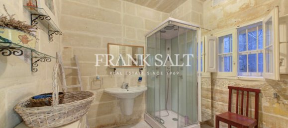 5 bedrooms Townhouse in Marsa, Malta No. 1095 13