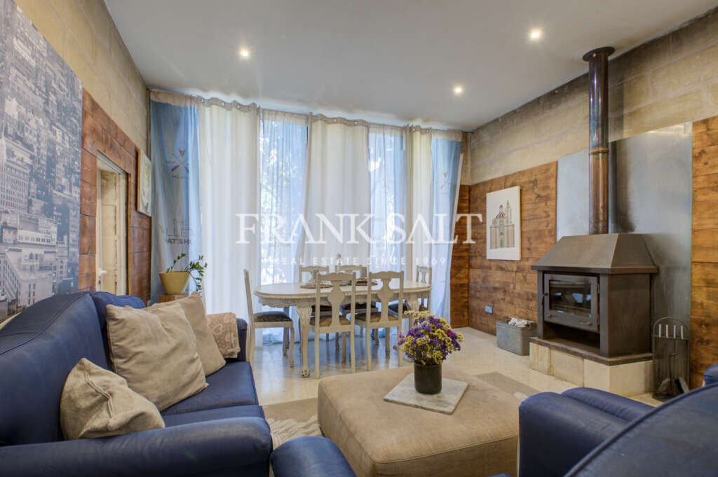 5 bedrooms Townhouse in Marsa, Malta No. 1095