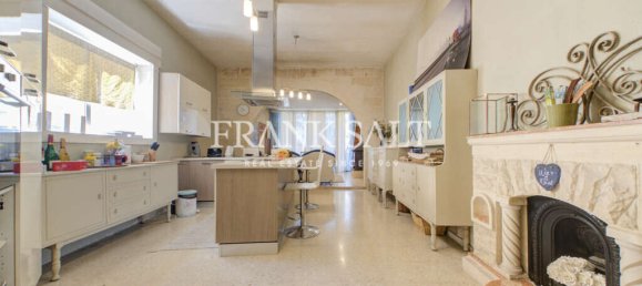 5 bedrooms Townhouse in Marsa, Malta No. 1095 5