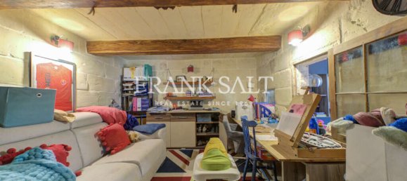 5 bedrooms Townhouse in Marsa, Malta No. 1095 17