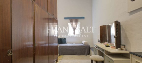 5 bedrooms Townhouse in Marsa, Malta No. 1095 8