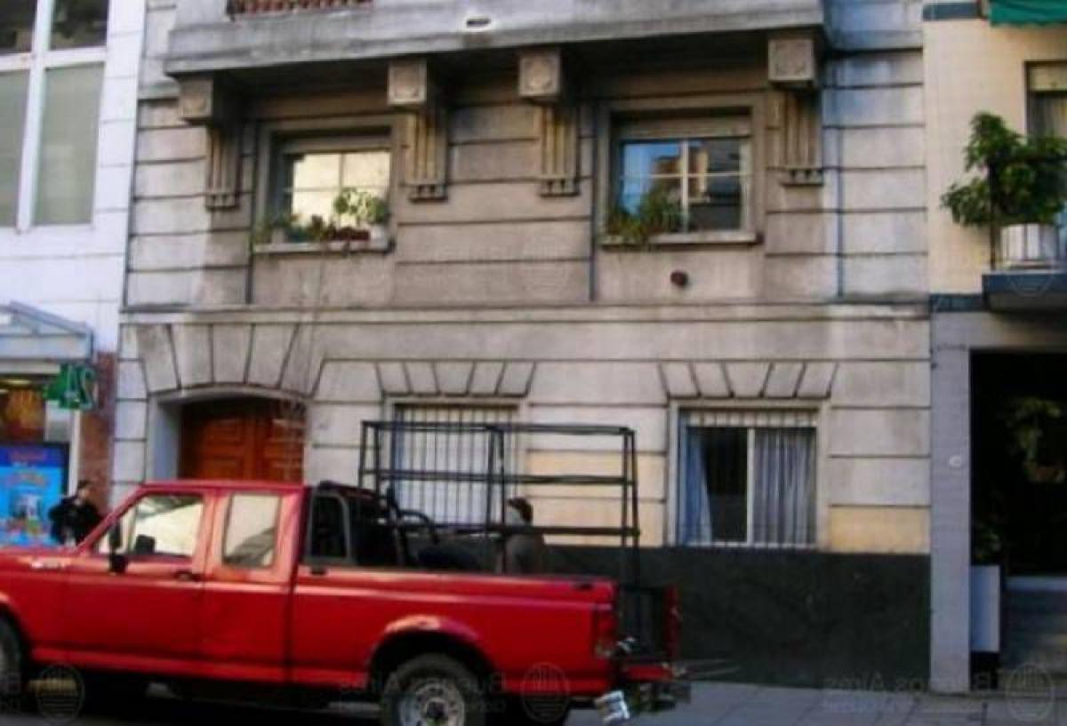 Apartamento de 3 dormitorios en Buenos Aires, Argentina No. 98360