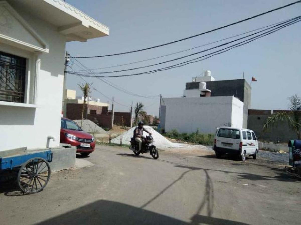 Grundstück in Noida, India, Nr. 30143