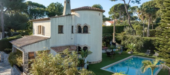 4 bedrooms Villa in Antibes, France No. 687 4