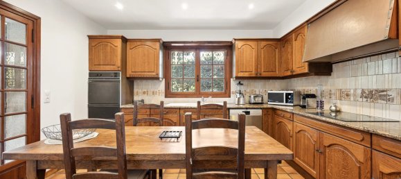 4 bedrooms Villa in Antibes, France No. 687 10