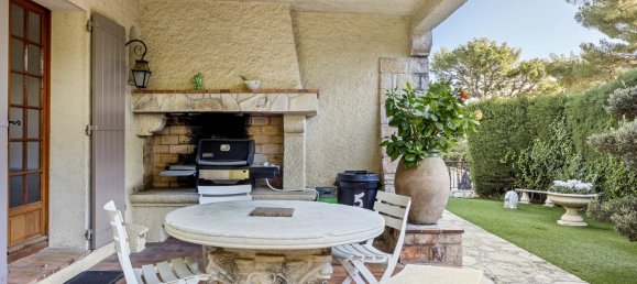 4 bedrooms Villa in Antibes, France No. 687 12