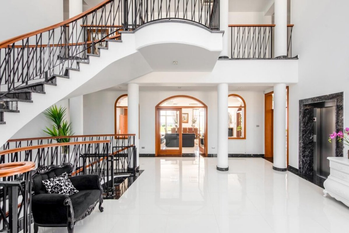 7 bedrooms Villa in Limassol, Cyprus No. 12961