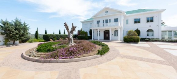7 bedrooms Villa in Limassol, Cyprus No. 12961 15