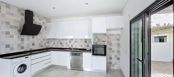 3 bedrooms Townhouse in Olhao, Portugal No. 103079 2