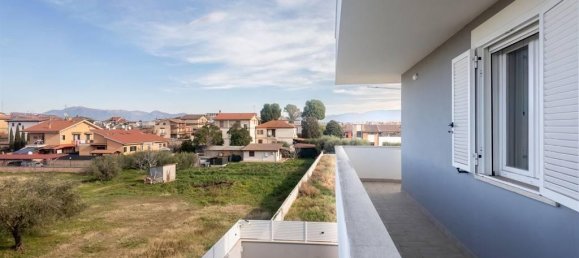 3 rooms Apartment in Rome, Italy No. 19237 3