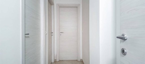 3 rooms Apartment in Rome, Italy No. 19237 18